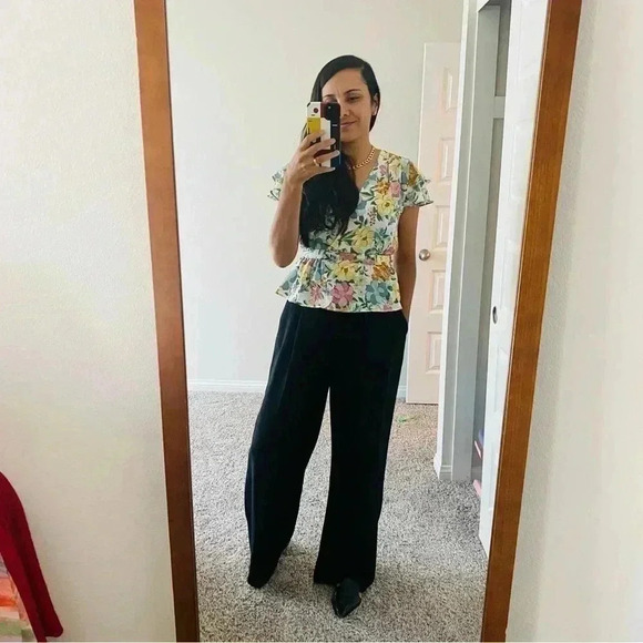 FLORAL Peplum Blouse - Picture 3 of 6